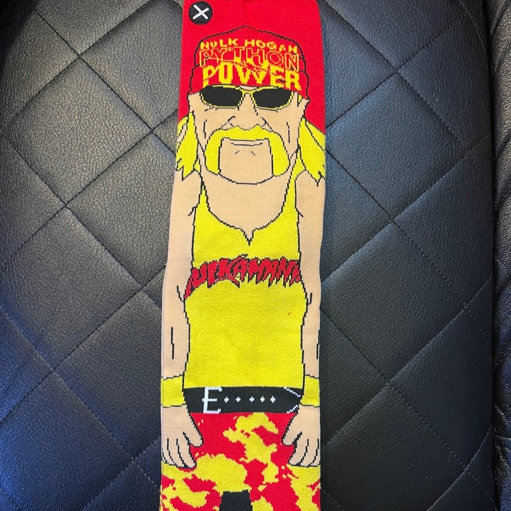 COPY - Hulkamania odd socks 8-12 new